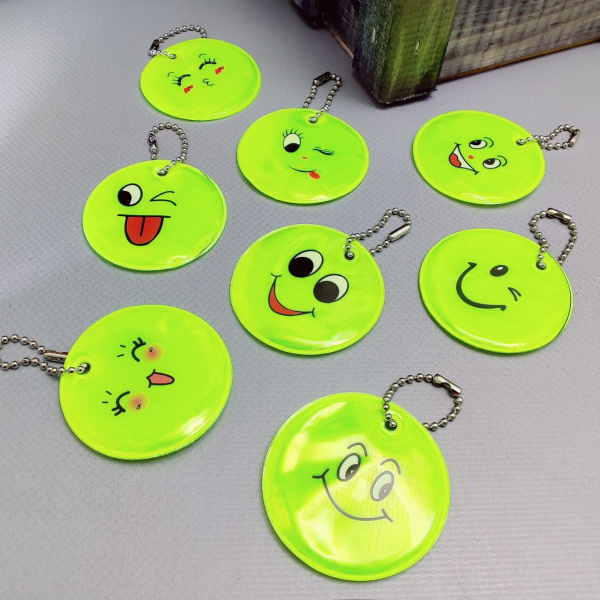 Брелок - светоотражатель "Смайл" на цепочке / двухсторонний фликер - 1 шт